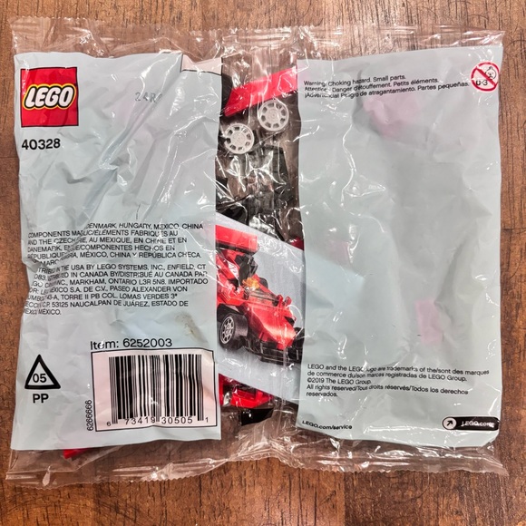 3 NEW Mini Lego Sets Apple 40215 Racing Car 40328 Chocolate Box & Flower 30411 - Picture 5 of 7